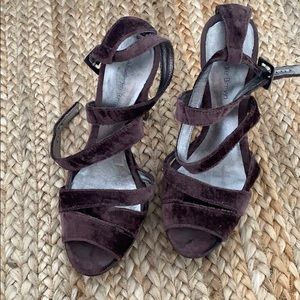Strappy  heel